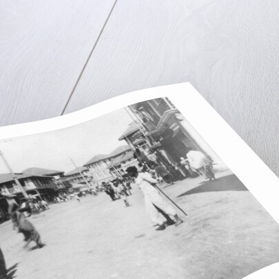 A street in Mumbai (Bombay), India by Anonymous