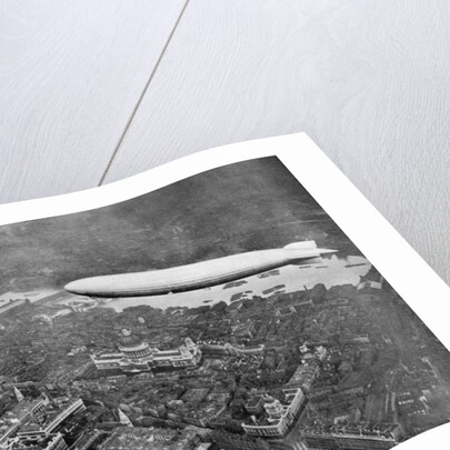 The airship 'Graf Zepplin' over London, August 1931 by Anonymous