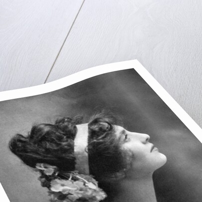 Iris Hoey by Anonymous