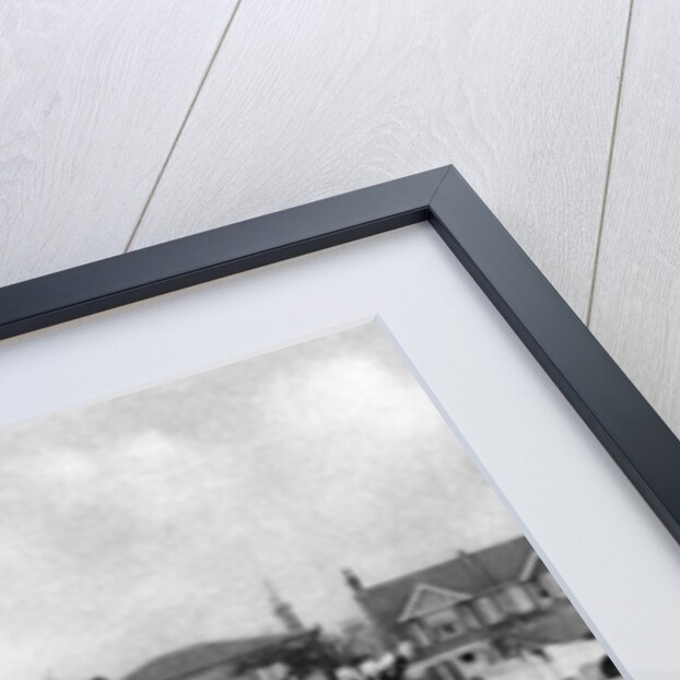 The annual Kew to Putney ladies' swimming race, London by Anonymous