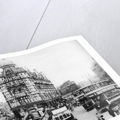 The Elephant and Castle, London by Anonymous