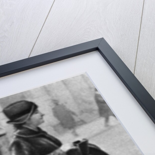 Kerb-side concertina-player, Holborn, London by Anonymous