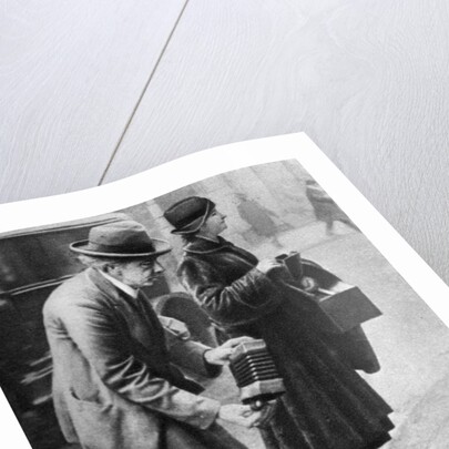 Kerb-side concertina-player, Holborn, London by Anonymous