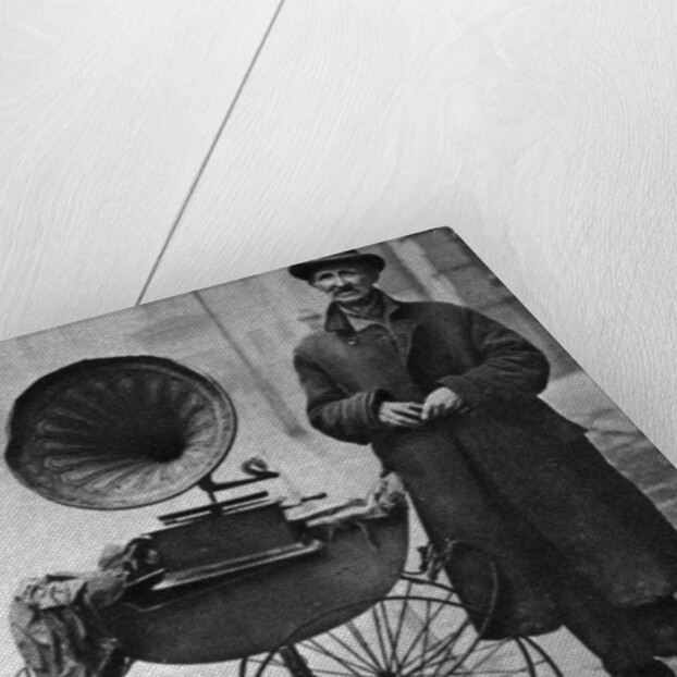 Kerb-side gramophone-player, Holborn, London by Anonymous