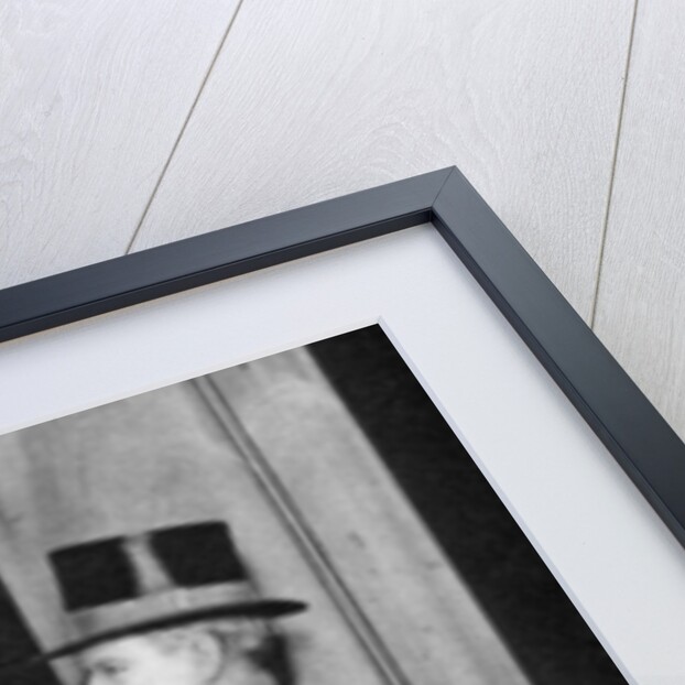 Panyer-man blowing a silver mounted ox-horn, Middle Temple Hall, London by Anonymous