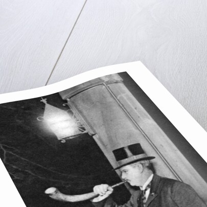 Panyer-man blowing a silver mounted ox-horn, Middle Temple Hall, London by Anonymous