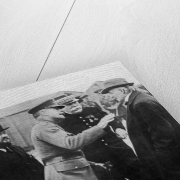 Sir Douglas Haig emphasises a point at the front, France, First World War by Anonymous