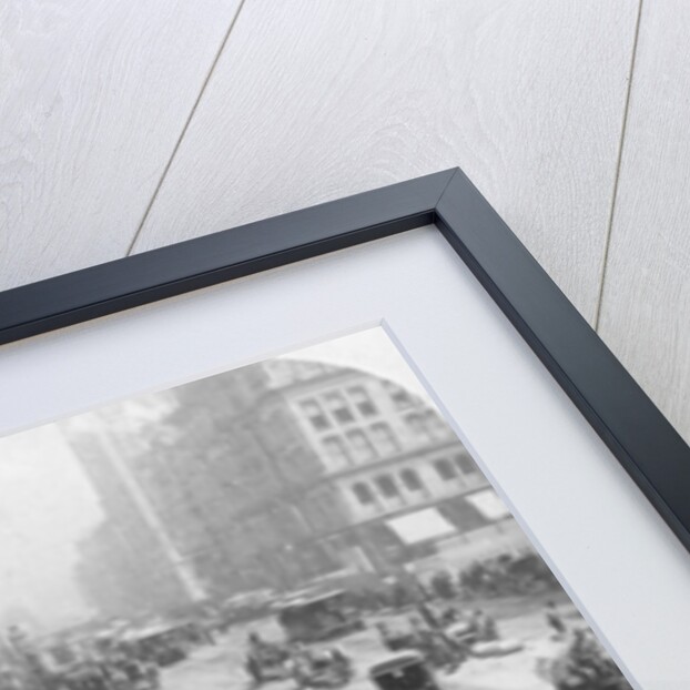 A street scene in Chicago, Illinois, USA by Underwood & Underwood