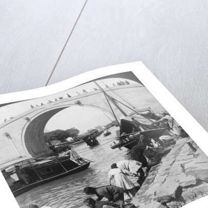 Woo Men Bridge and Grand Imperial Canal, Soo-chow (Suzhou), China by Underwood & Underwood