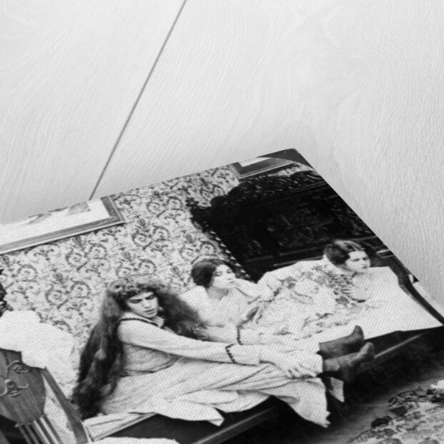 Looking for a Man by American Stereoscopic Company