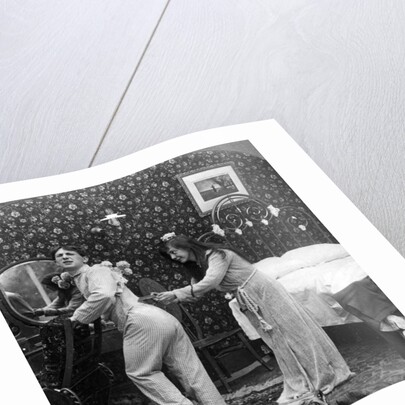 Murderation! Molly, Be Easy by American Stereoscopic Company