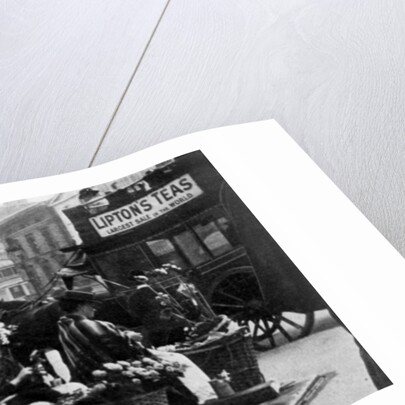 Flower sellers at Piccadilly Circus, London by Anonymous