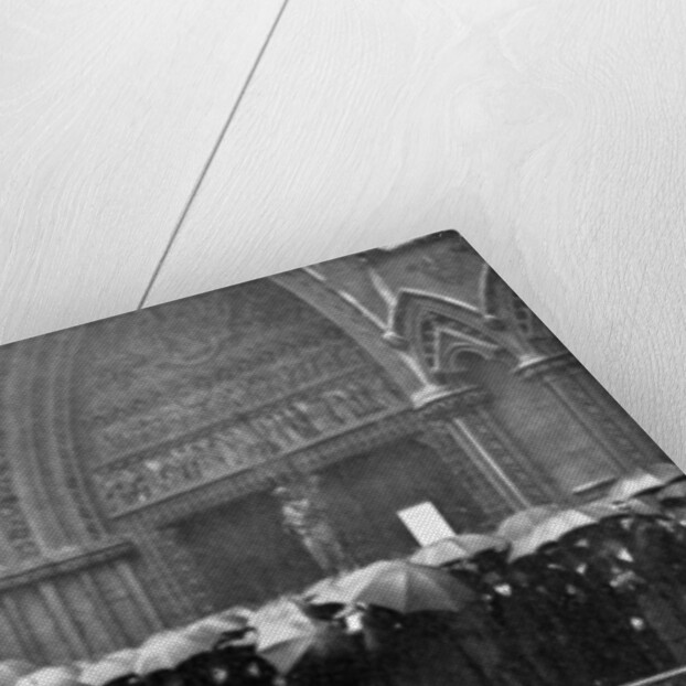 People waiting in the rain in order to attend a service at Westminster Abbey, London by Anonymous