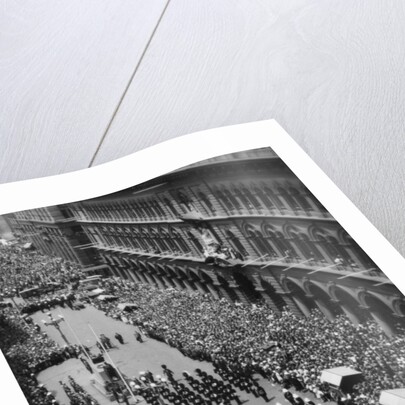 Parade at the Cenotaph, Martin Place, Sydney, New South Wales by Anonymous