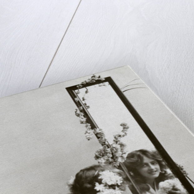 Crissy Bell, British actress by Philco Publishing Company