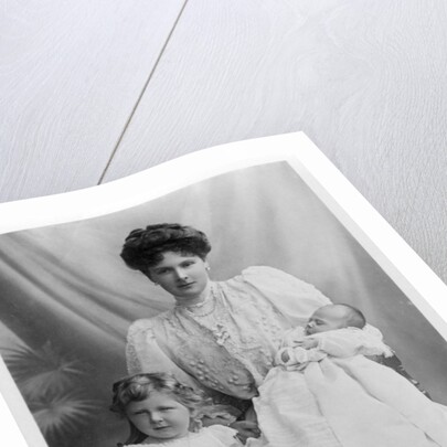 Princess Alexander of Teck with Princess May and Prince Rupert by Stuart Richmond