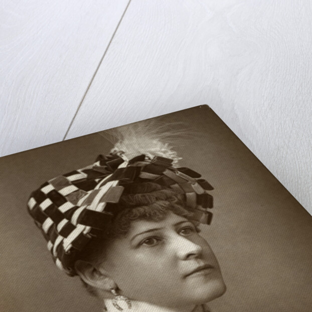 Kate Munroe, actress by St James's Photographic Co