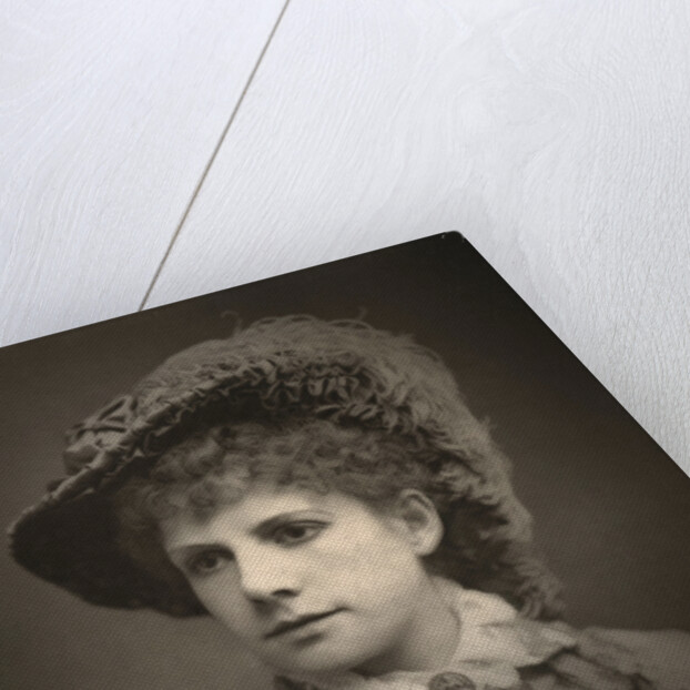 Alma Murray, British actress by London Stereoscopic & Photographic Co