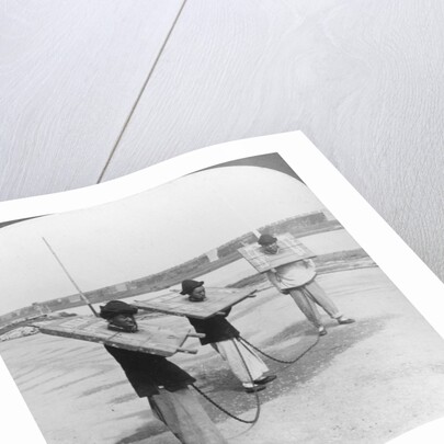 Chain gang, Soo-Chow (Suzhou), China by Underwood & Underwood