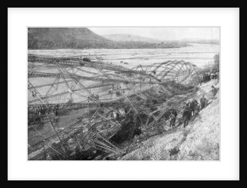 The carcass of Zeppelin LZ85 (L45) by Anonymous