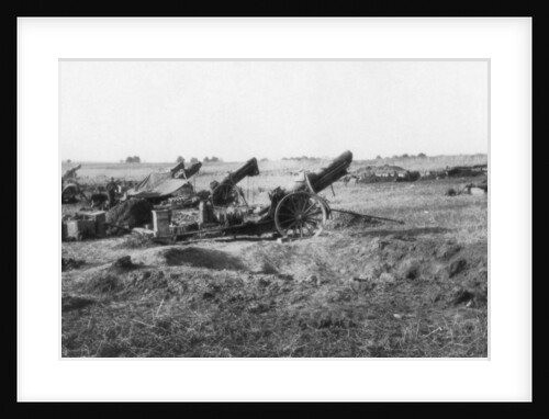 American 155th artillery battery, south of Soissons, France by Anonymous