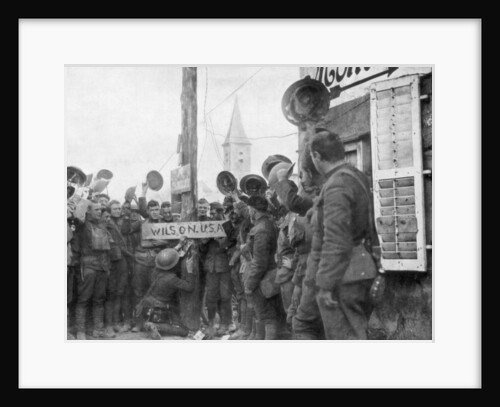 American soldiers in the the village of Nonsard, north east of Saint-Mihiel by Anonymous