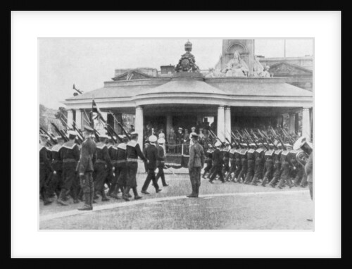 Victory parade passing the Victoria Memorial and Buckingham Palace, London by Anonymous