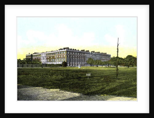 Hampton Court Palace, London by Anonymous