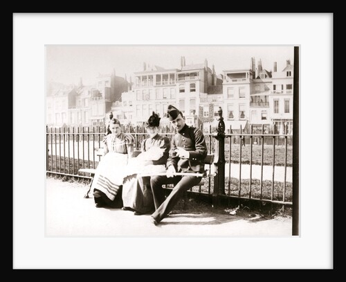 People on a bench, Rotterdam by James Batkin