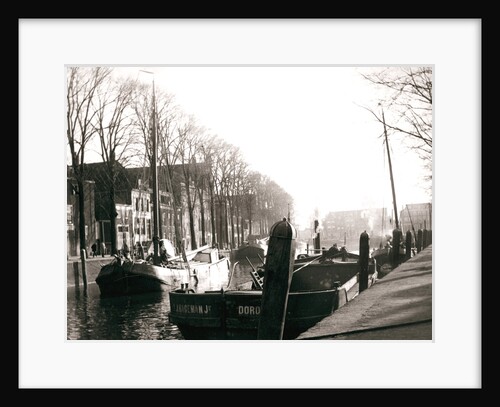 Canal boats, Dordrecht, Netherlands by James Batkin
