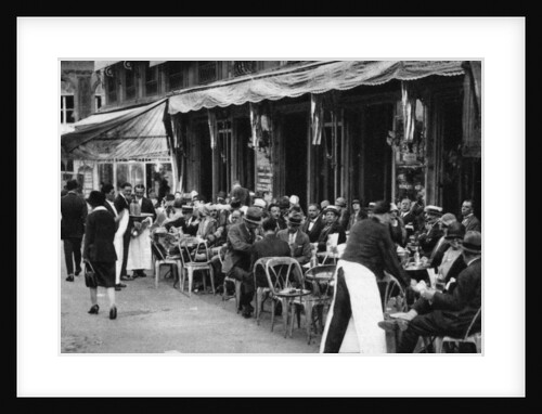People at a well-known Parisian pavement cafe by Ernest Flammarion