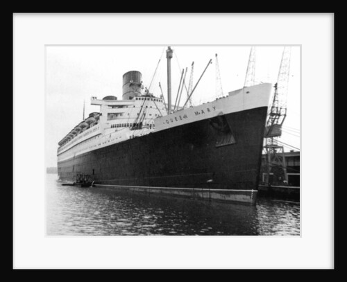 Ocean liner RMS 'Queen Mary' by Anonymous