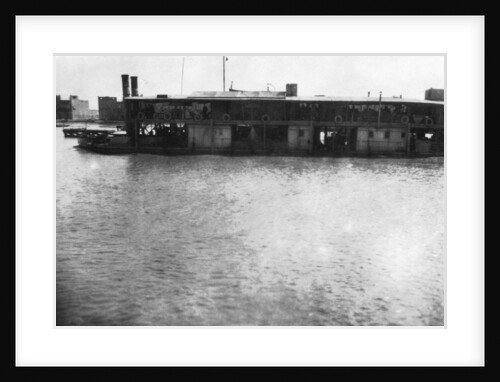 River boat on the Tigris, Mosul, Mesopotamia by Anonymous