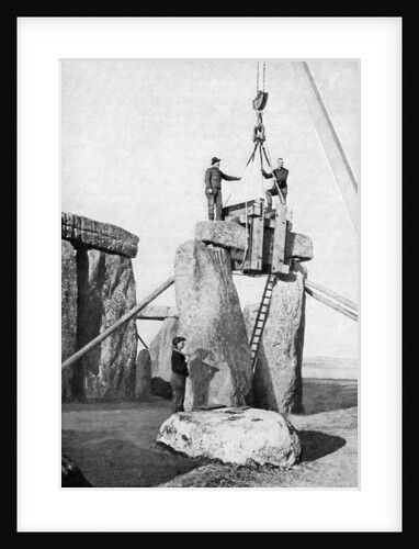 Lifting of an impost at Stonehenge by Anonymous