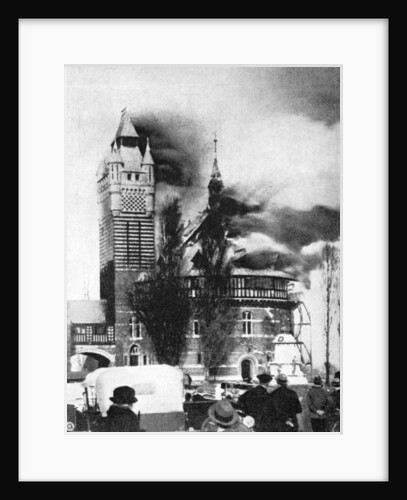 The Shakespeare Memorial Theatre being destroyed by fire, March 1926 by Anonymous