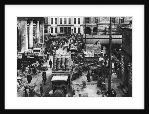 Early morning in Covent Garden, London by Anonymous