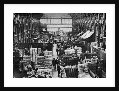 Fruit department, Covent Garden, London by Anonymous