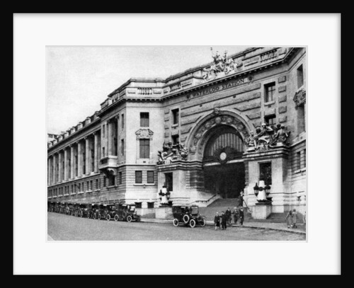 Waterloo Station, London by McLeish