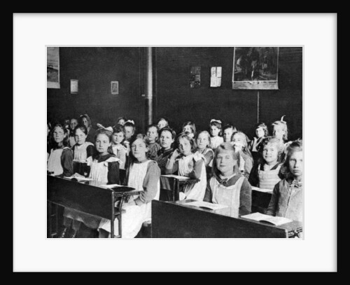 The girls that live in Dr Barnardo's home at Barkingside, London by Anonymous
