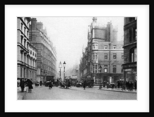 Knightsbridge, London by Anonymous