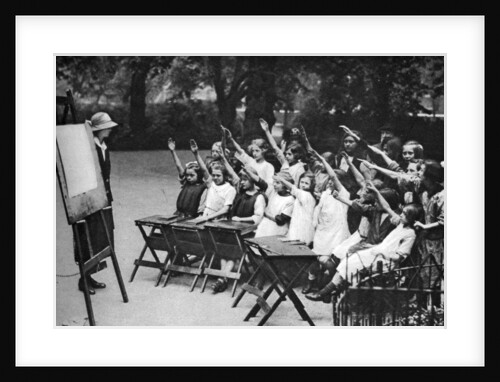 Open air class in Lincoln's Inn Fields, London by Anonymous