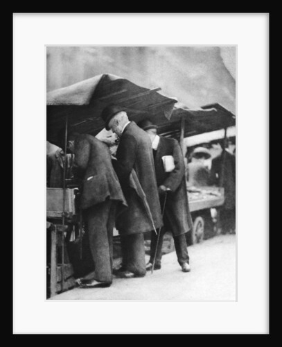 Bookstalls of the Farringdon Road market, London by Walter Benington