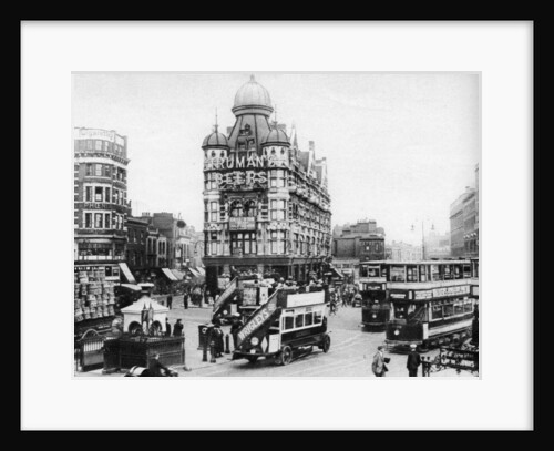 The Elephant and Castle, London by Anonymous