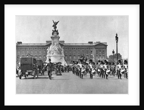 Changing of the guard, Buckingham Palace, London by McLeish