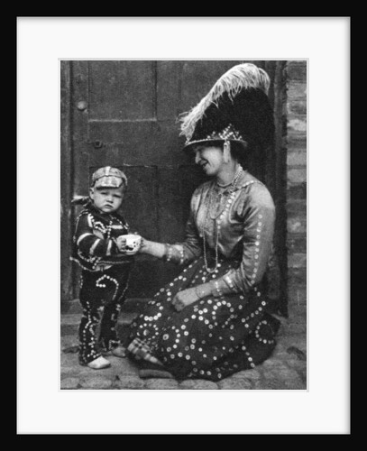 Pearly Queen and Pearly Prince, London by Hoppe