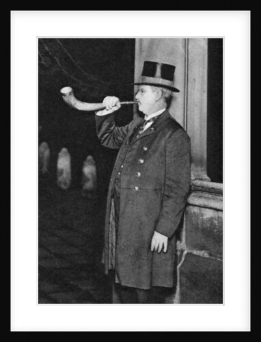 Panyer-man blowing a silver mounted ox-horn, Middle Temple Hall, London by Anonymous