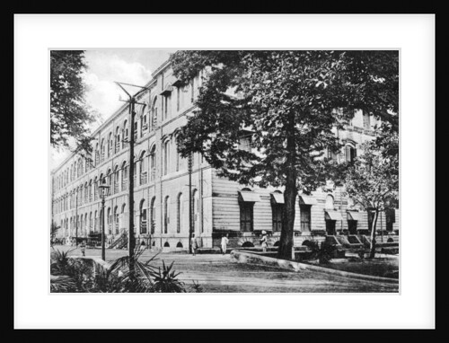 Queen's Barrack, Fort William, Calcutta, India by Anonymous