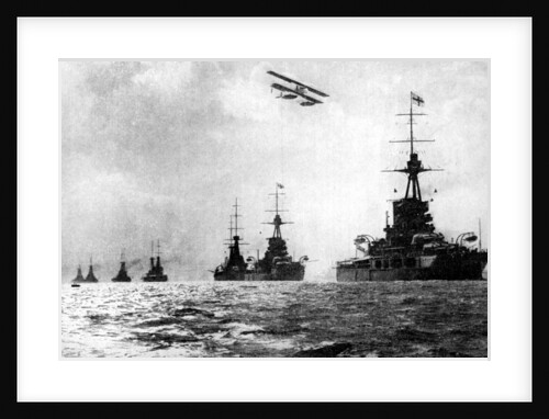 Dreadnoughts and hydroplane, British Grand Fleet, North Sea, First World War by Anonymous