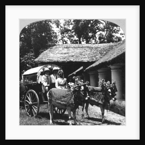 Leaving the dak bungalow for a 'bile-gharry', Belgaum district, southern India by Realistic Travels Publishers