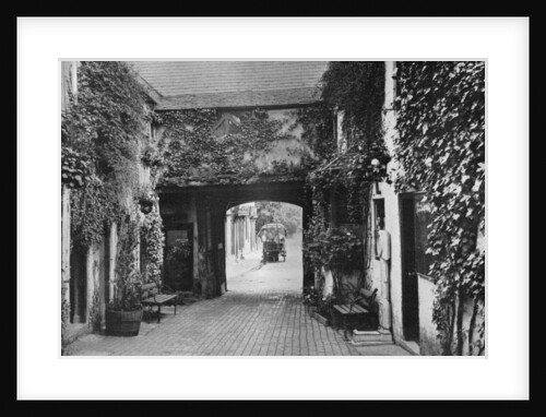 Courtyard of the Saracen's Head inn, Southwell, Nottinghamshire by Anonymous